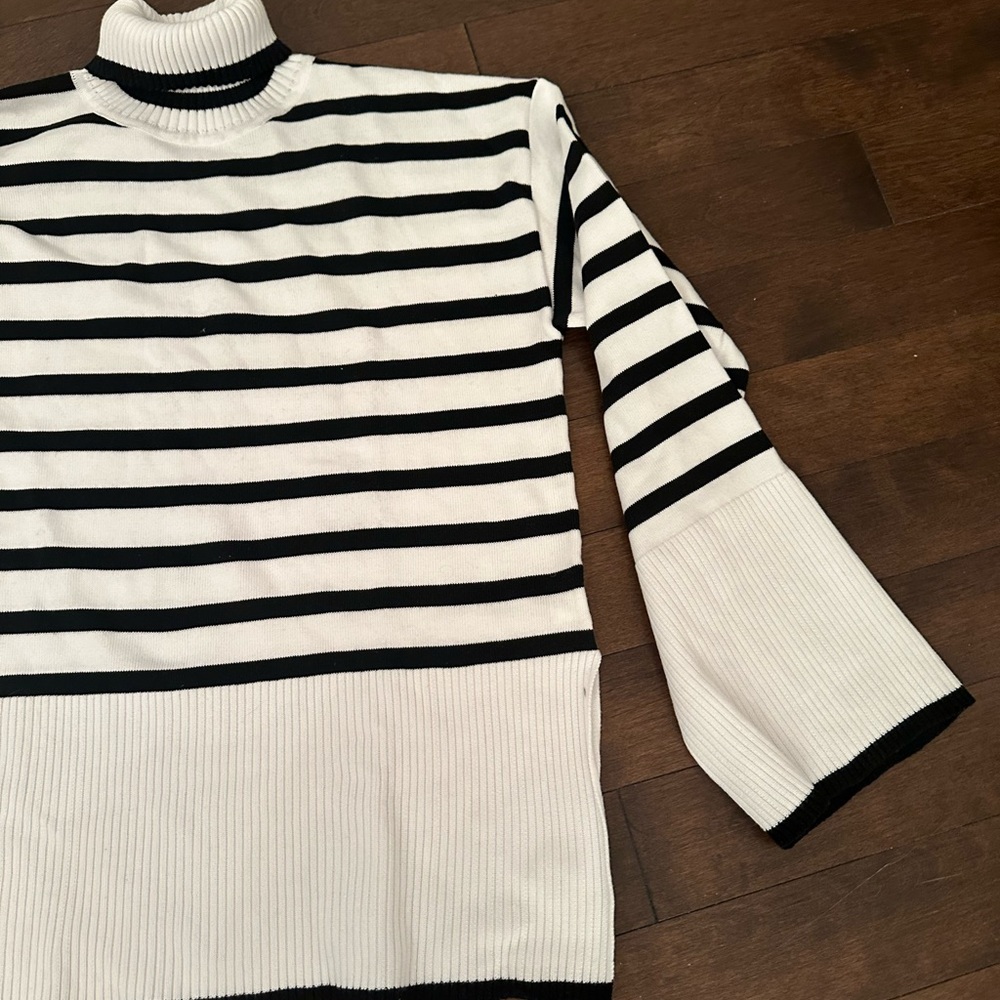 Bell sleeved sweater